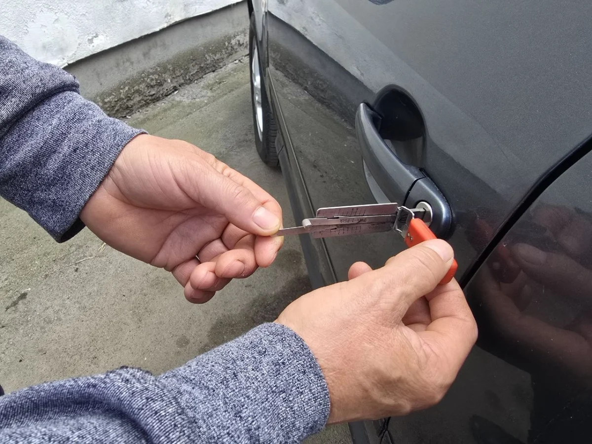 Аварійне відкриття авто у Вінниці